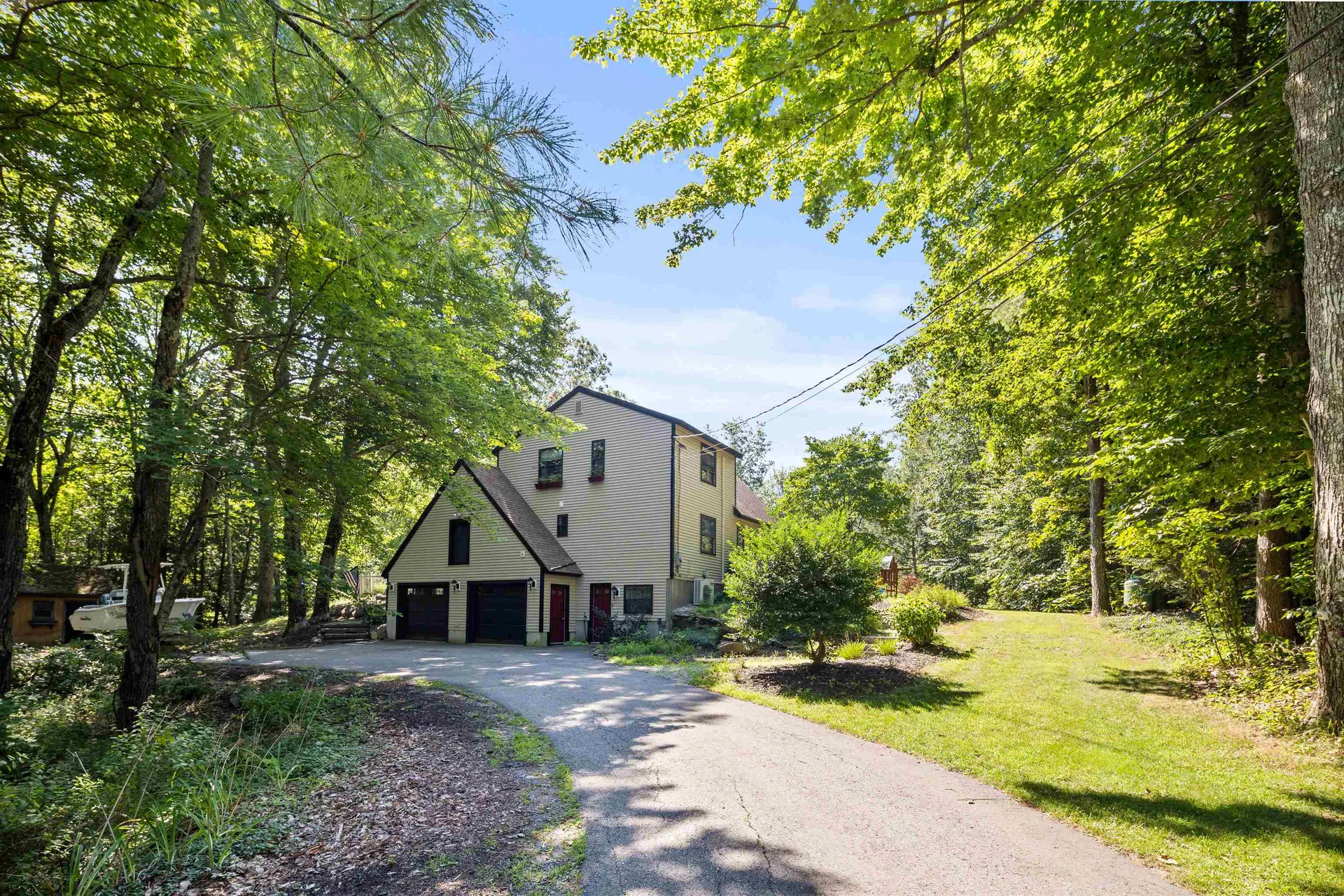 35 Pine Ridge Circle Sandown NH 03873
