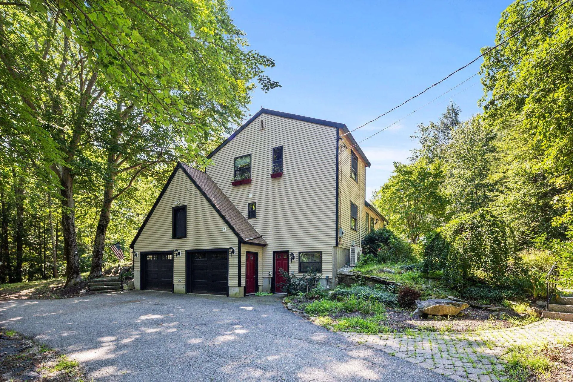 35 Pine Ridge Circle Sandown NH 03873