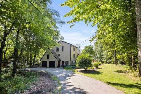 35 Pine Ridge Circle Sandown NH 03873