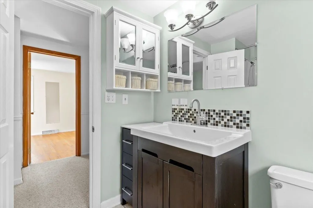 46 Sandy Lane Burlington VT 05401