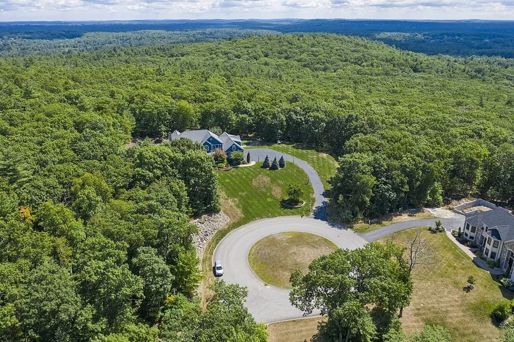 19 Timberlane Road Windham NH 03087