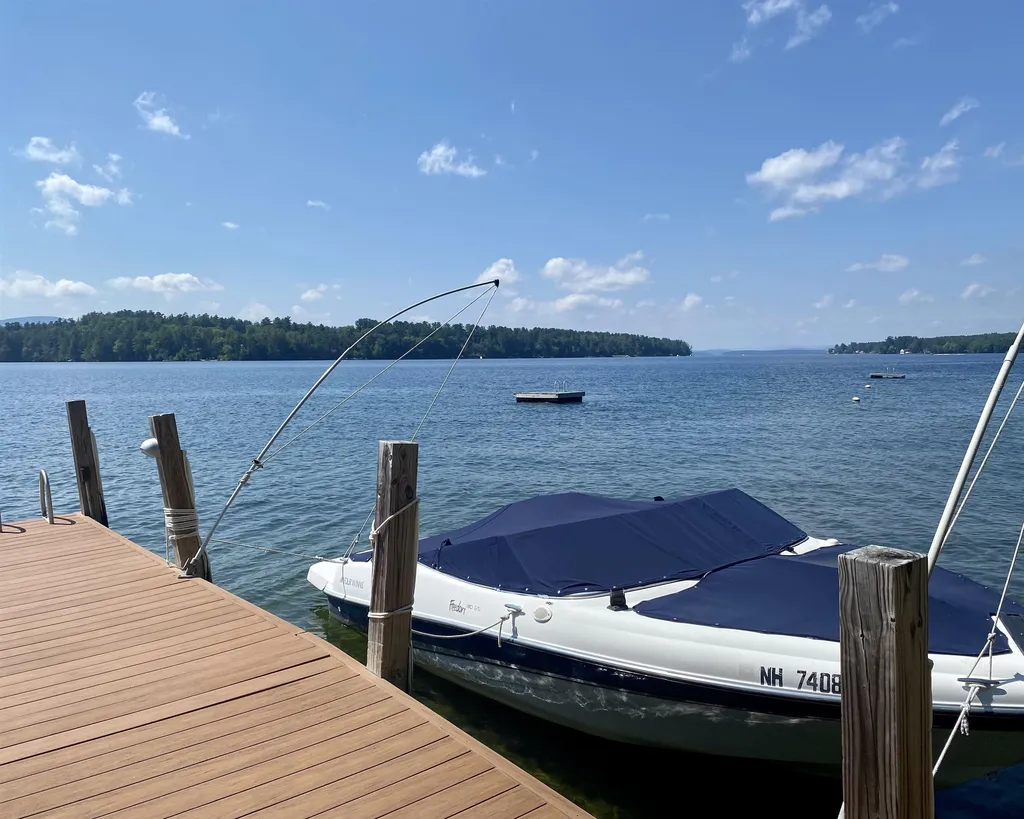 7 Earl Shore Road Wolfeboro NH 03894