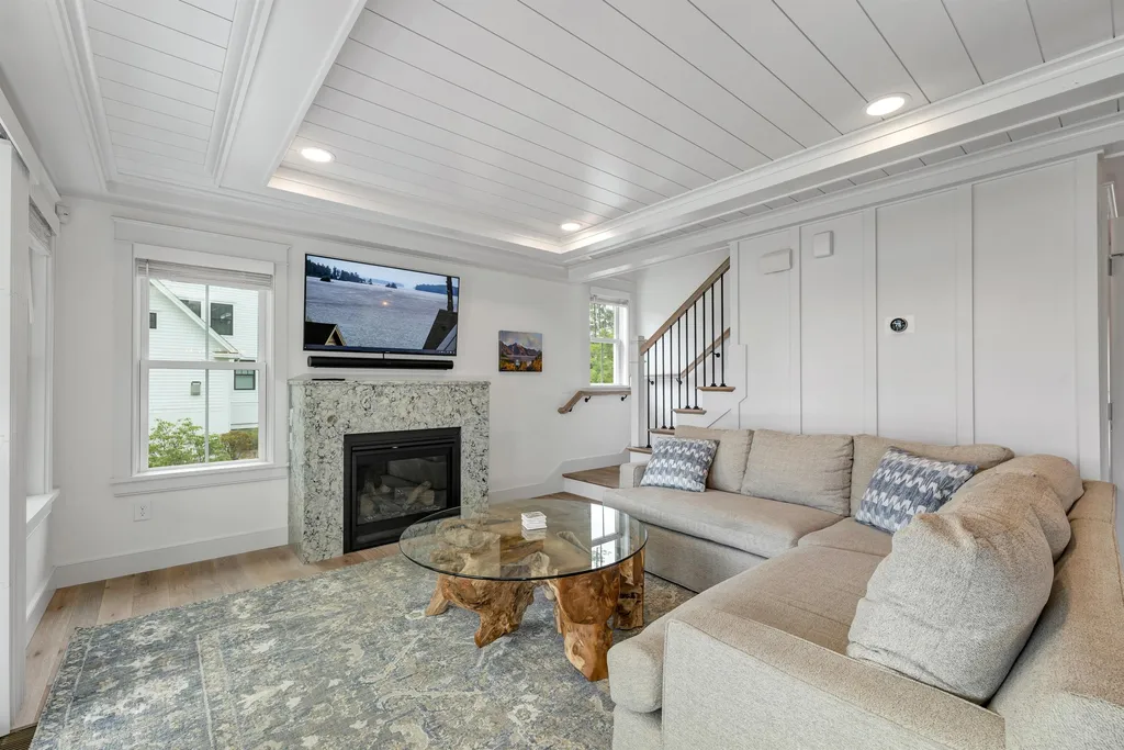 14 Lake Shore Drive Moultonborough NH 03254
