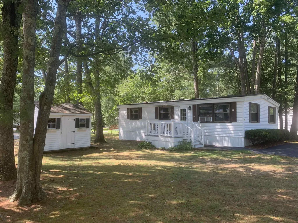 120 Colonial Village Somersworth NH 03878
