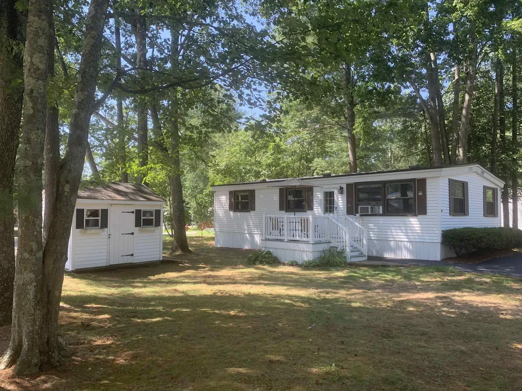 120 Colonial Village Somersworth NH 03878