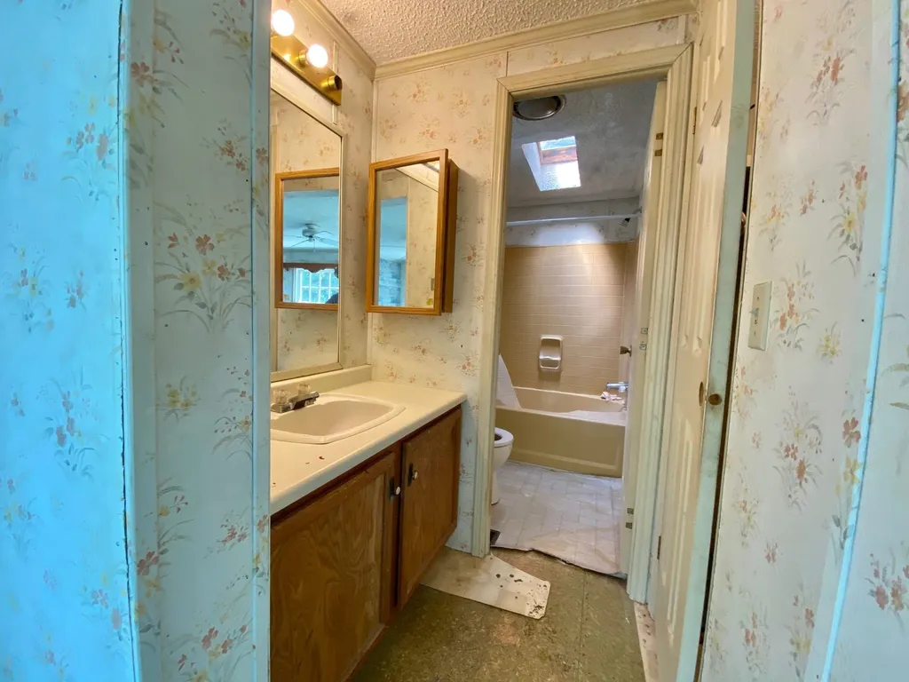 207 Redwood Road Loudon NH 03307