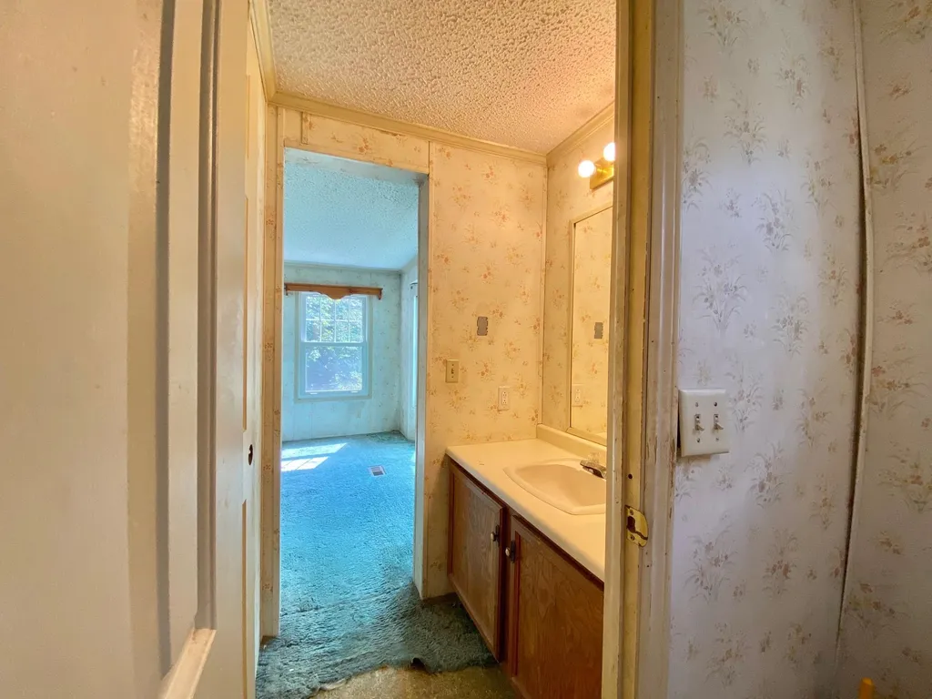 207 Redwood Road Loudon NH 03307