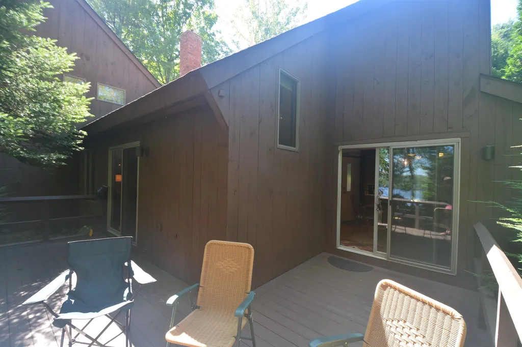 44 Old Beach Circle Grantham NH 03753