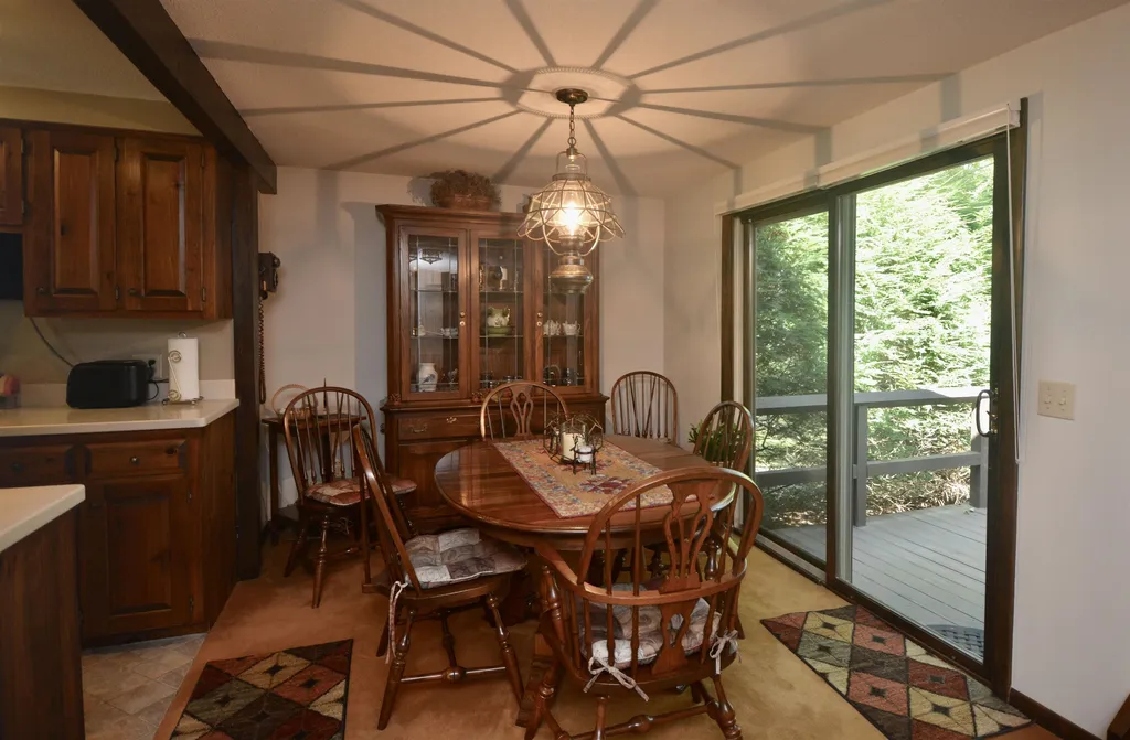 44 Old Beach Circle Grantham NH 03753