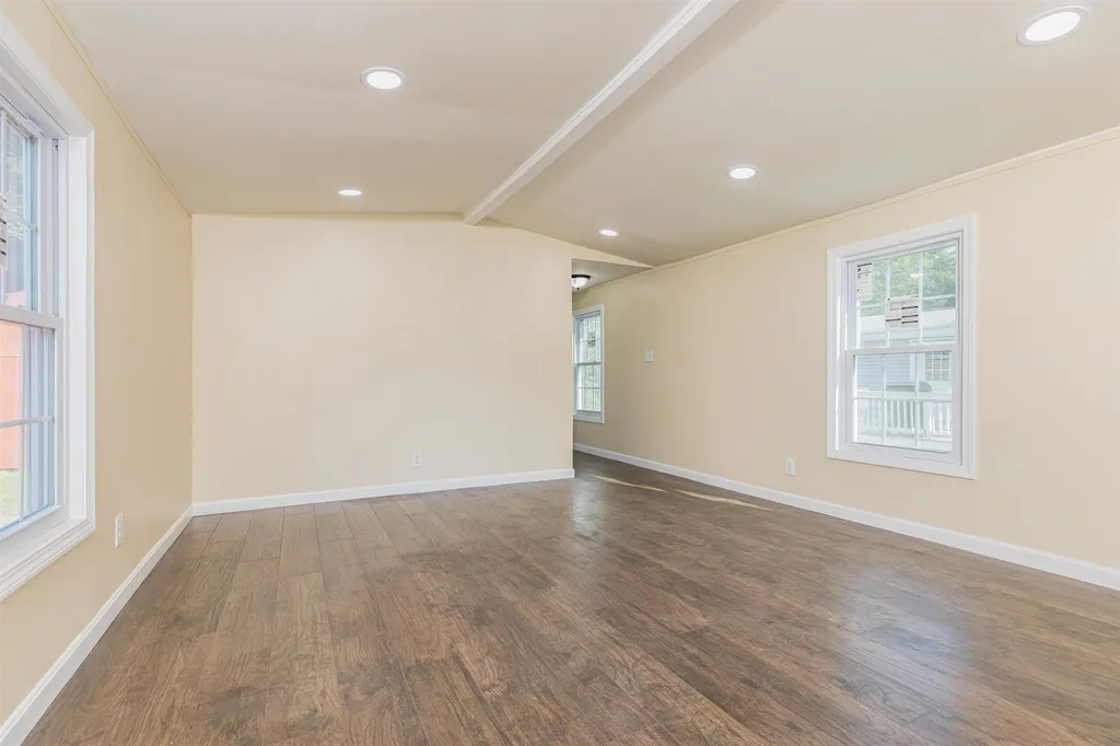64 Hilton Avenue Exeter NH 03833-4131