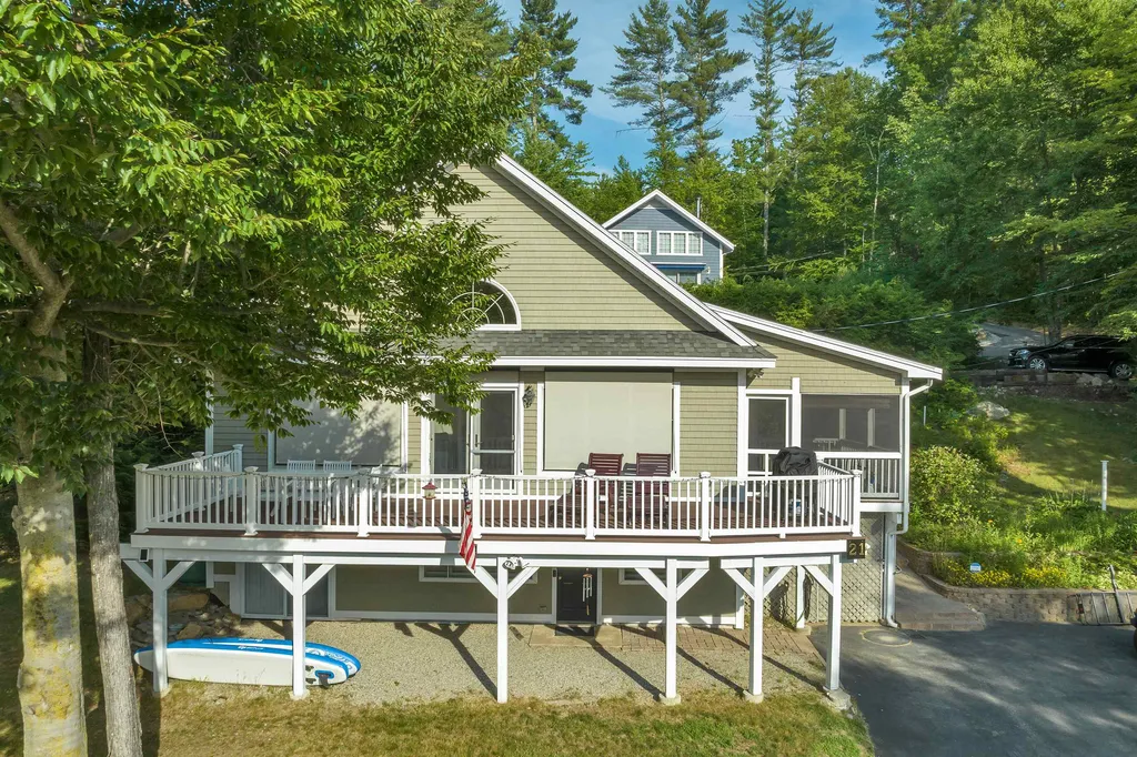 21 Peggy's Cove Road Alton NH 03810