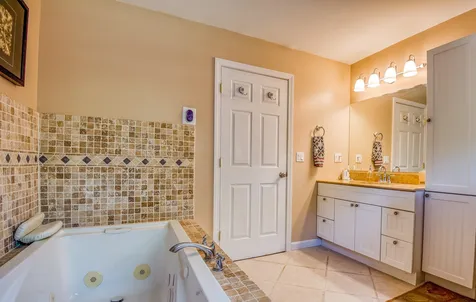 17 Fadden Drive Conway NH 03813