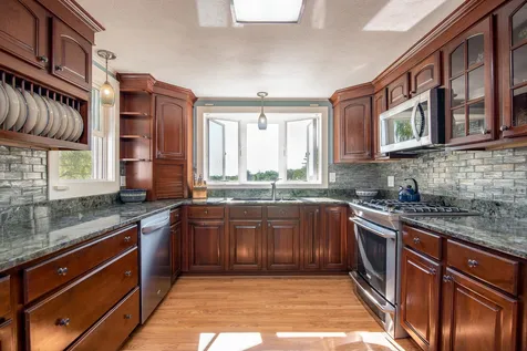 79 Dry Hill Road Rochester NH 03867-4129