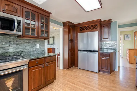 79 Dry Hill Road Rochester NH 03867-4129