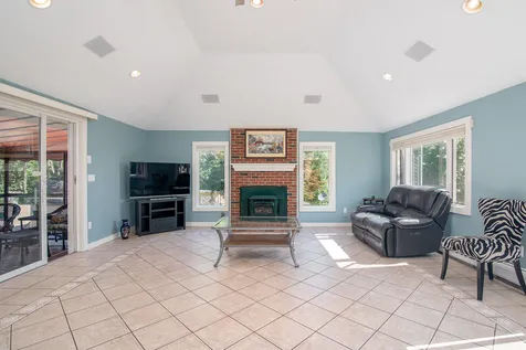 79 Dry Hill Road Rochester NH 03867-4129