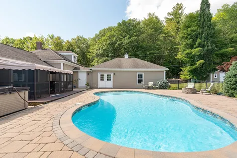 79 Dry Hill Road Rochester NH 03867-4129