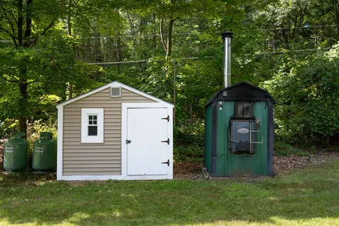 79 Dry Hill Road Rochester NH 03867-4129