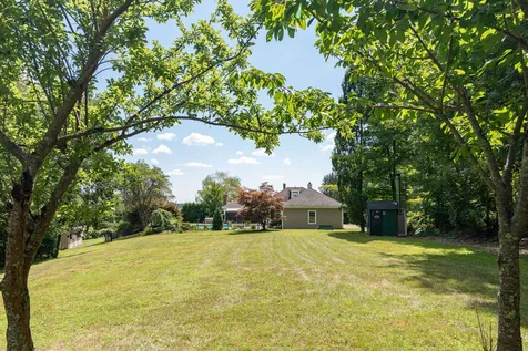 79 Dry Hill Road Rochester NH 03867-4129