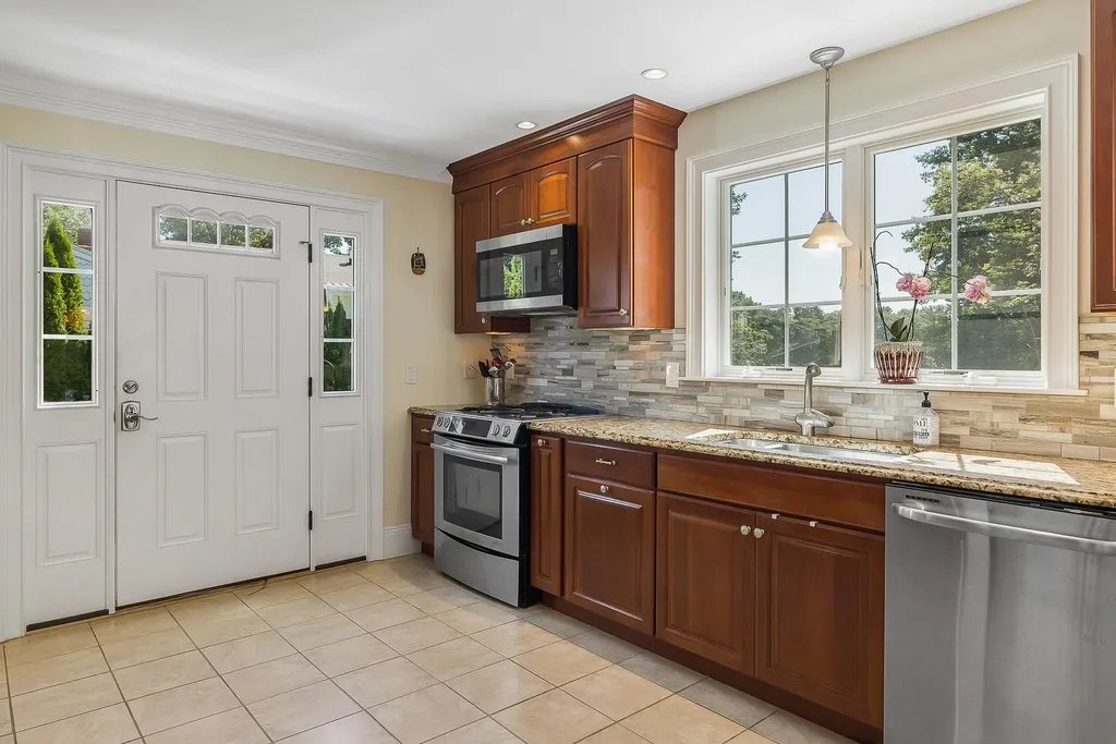 65 Portsmouth Avenue New Castle NH 03854