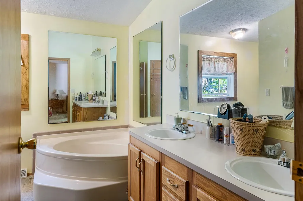 37 North Road Sunapee NH 03782