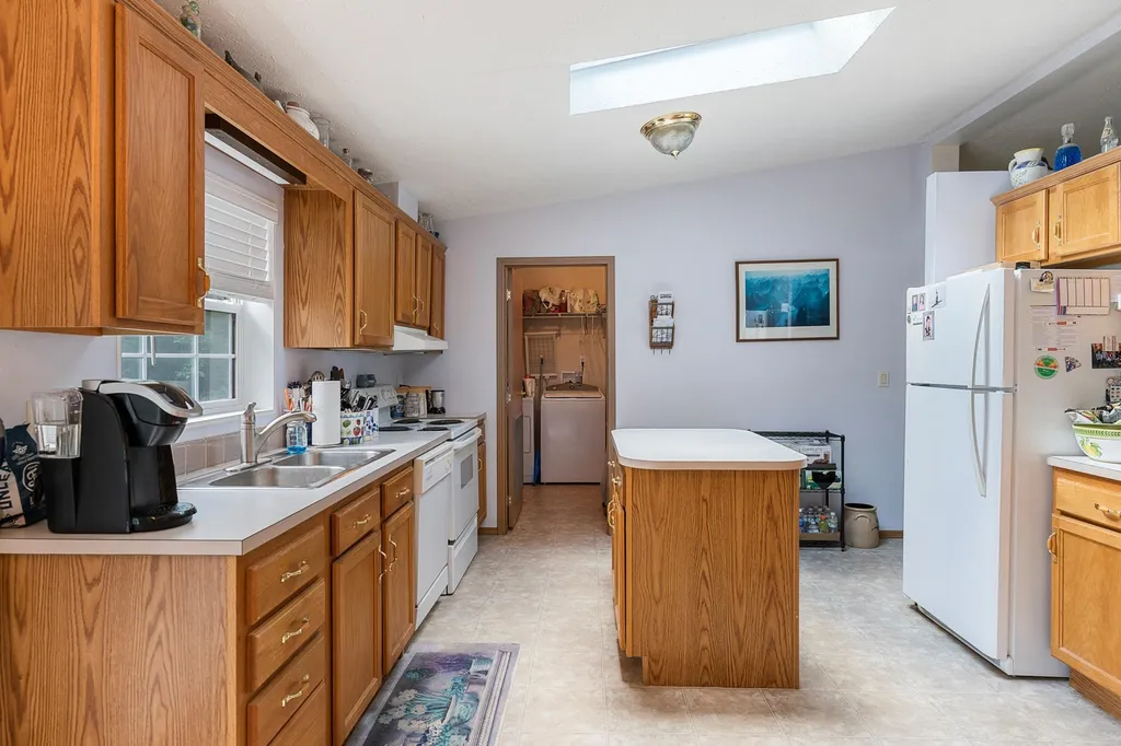 37 North Road Sunapee NH 03782