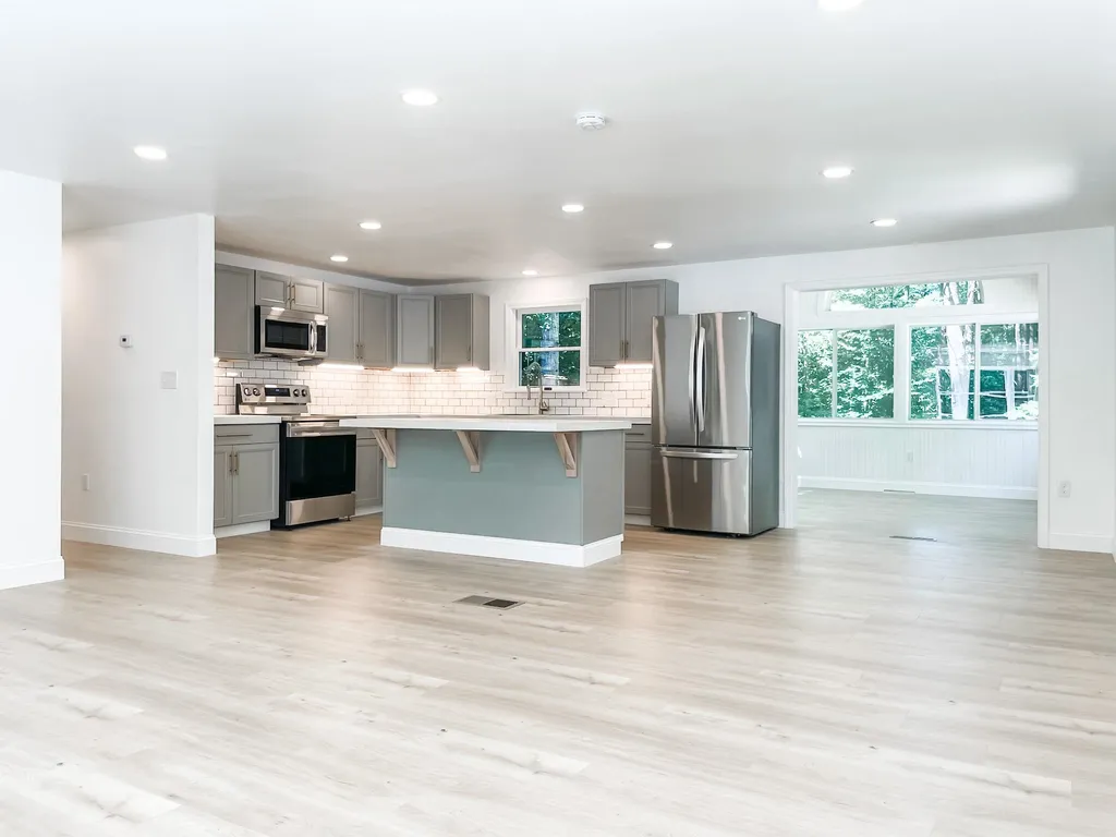 21 Franklin Pierce Drive Webster NH 03303