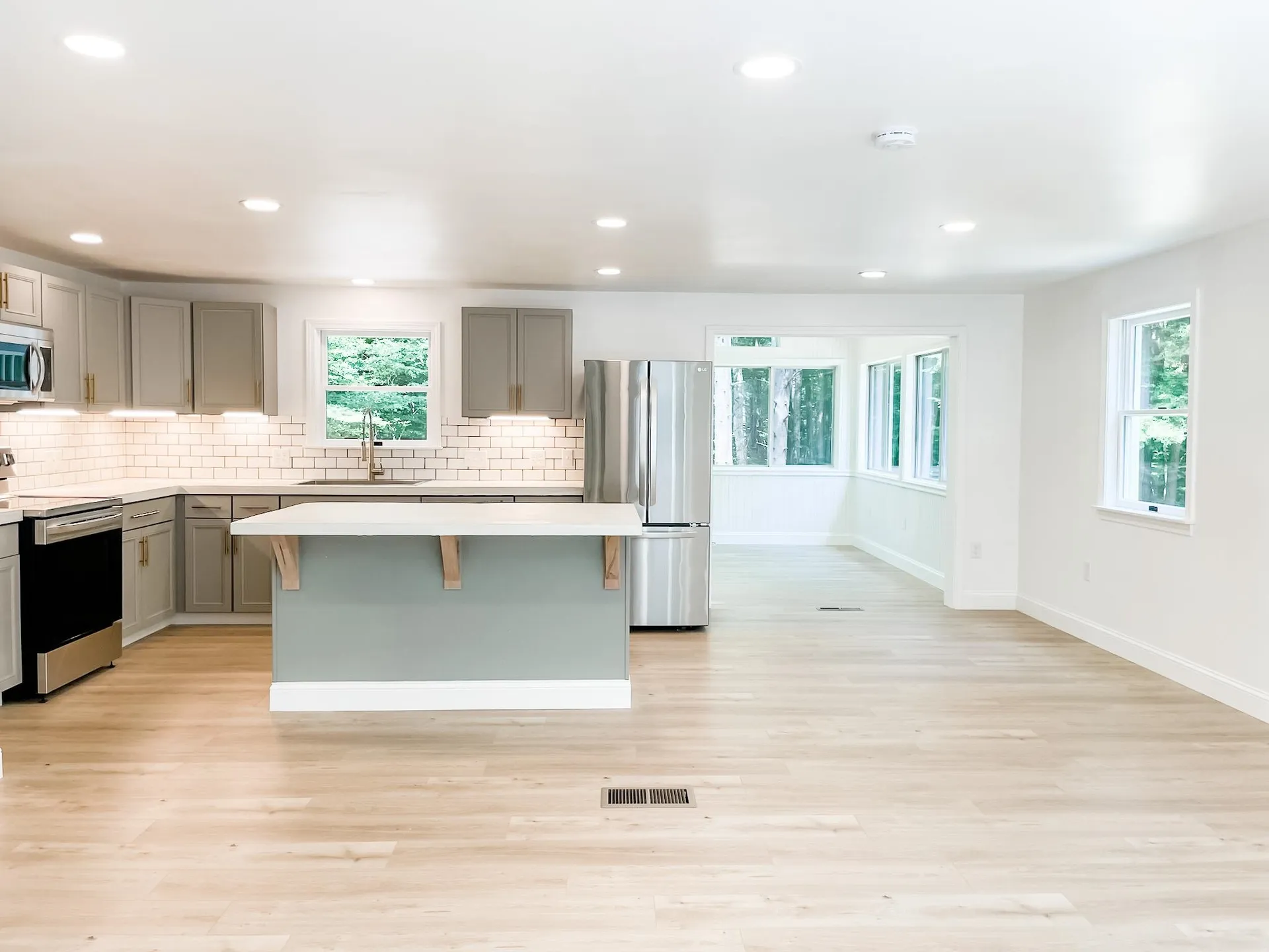 21 Franklin Pierce Drive Webster NH 03303