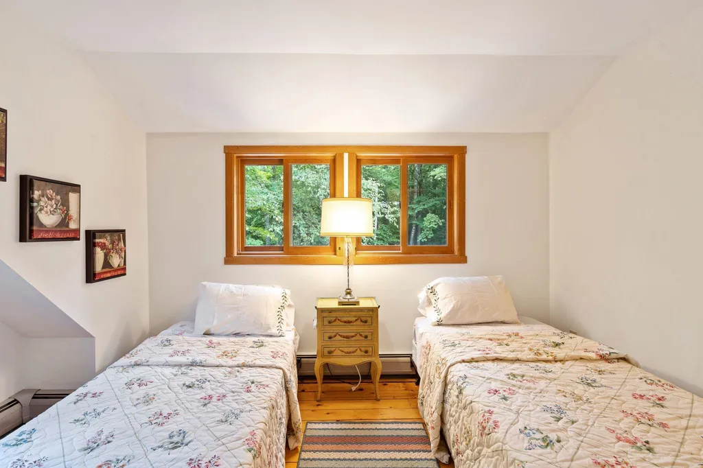 848 High Lake Road Sharon VT 05065