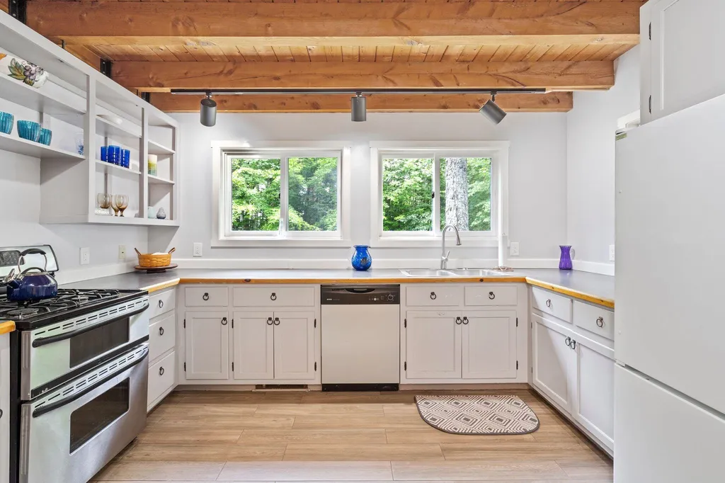 848 High Lake Road Sharon VT 05065