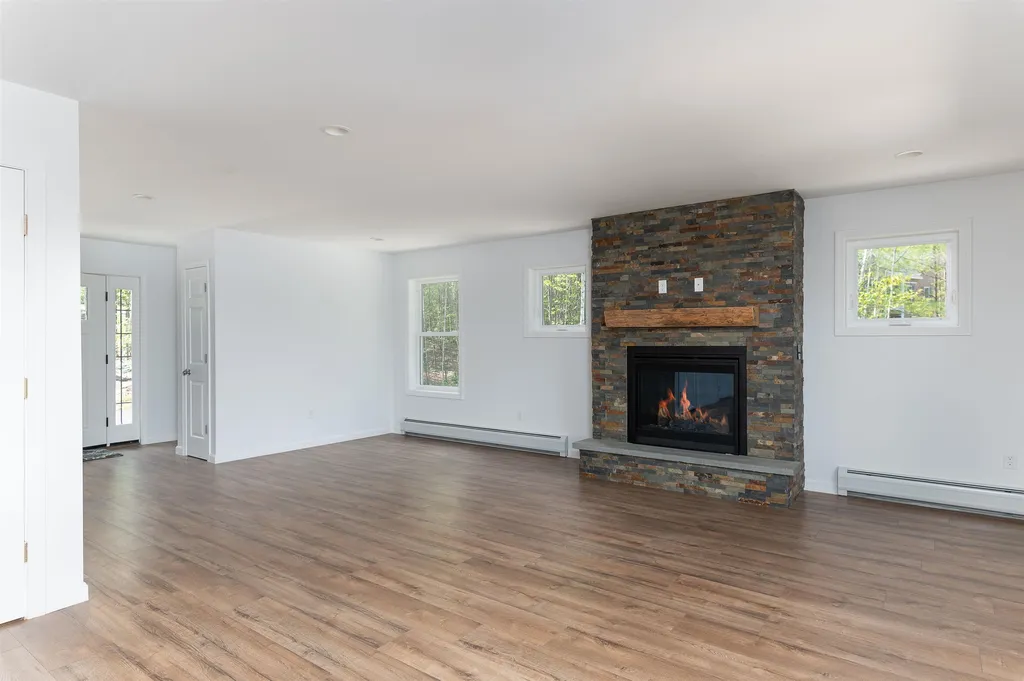 100 Nickelback Road Conway NH 03813