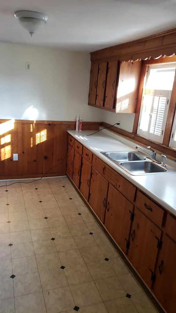 142 Pine Street Nashua NH 03060