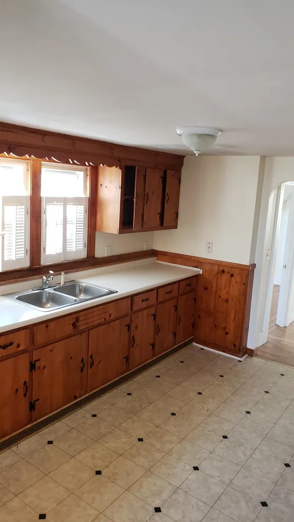 142 Pine Street Nashua NH 03060