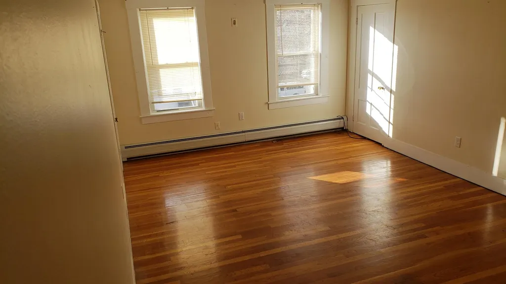 142 Pine Street Nashua NH 03060