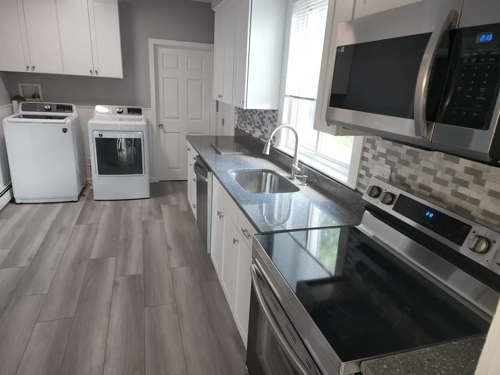 142 Pine Street Nashua NH 03060