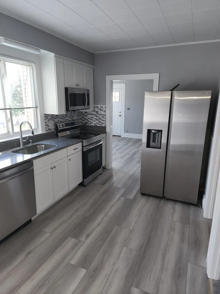 142 Pine Street Nashua NH 03060
