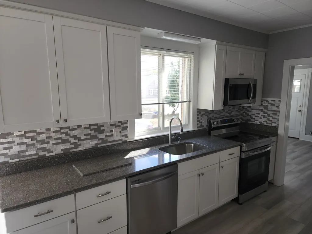 142 Pine Street Nashua NH 03060