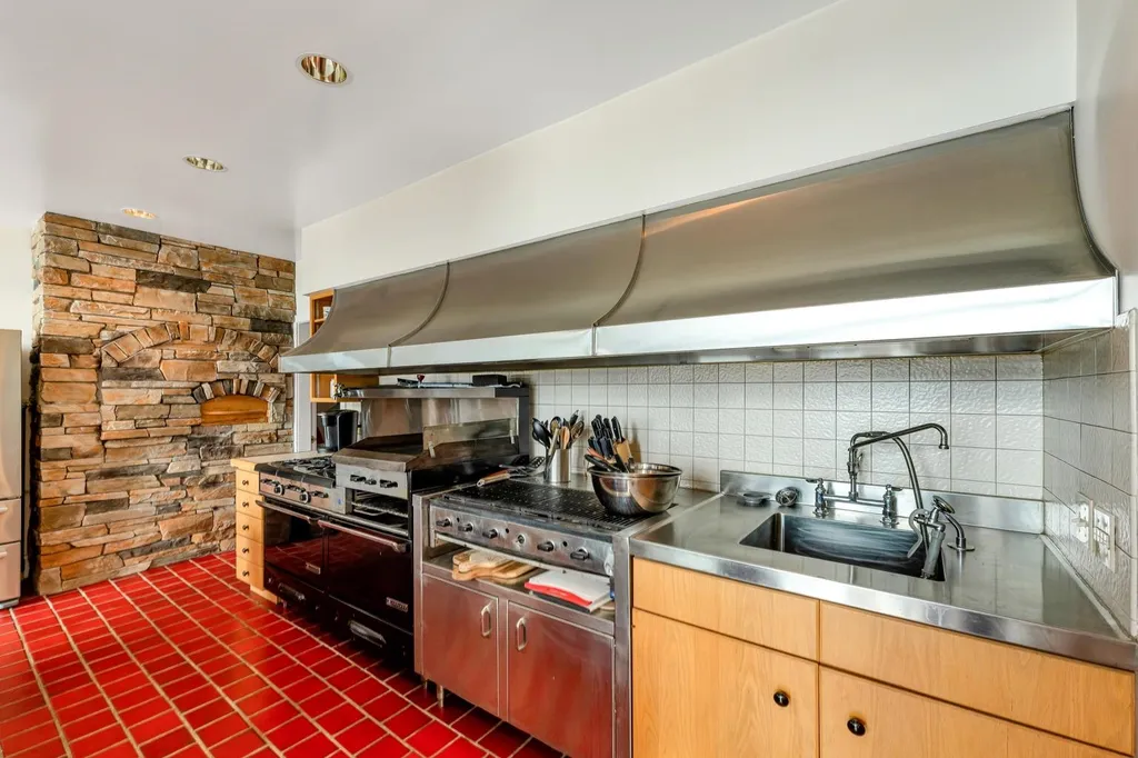 164 Edgewater Drive Gilford NH 03249