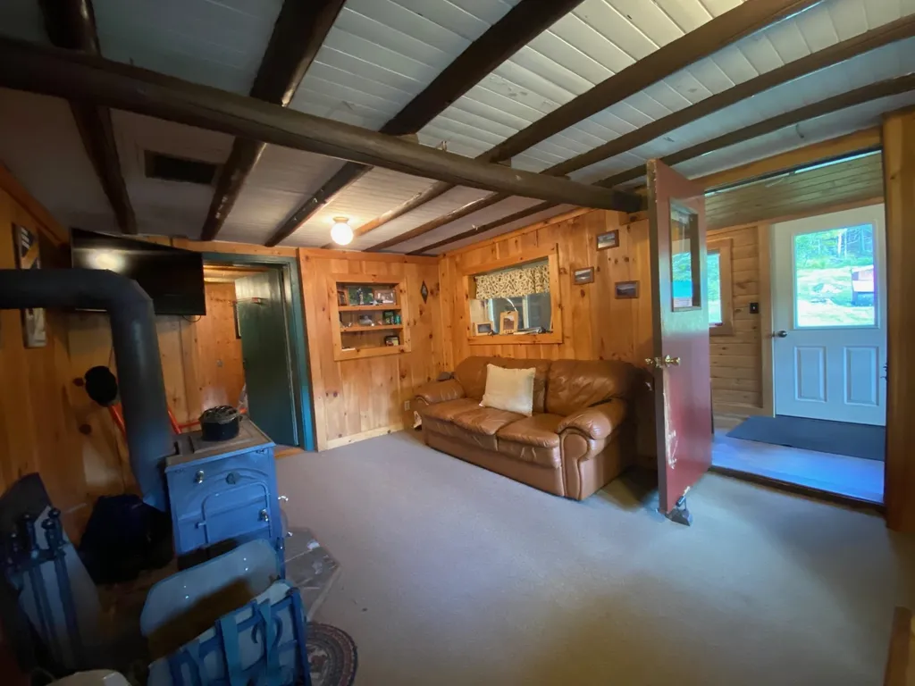 15 Judd Road Pittsburg NH 03592