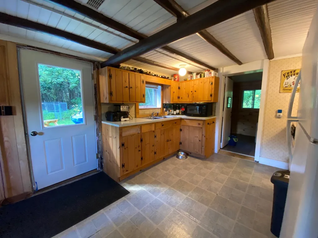 15 Judd Road Pittsburg NH 03592