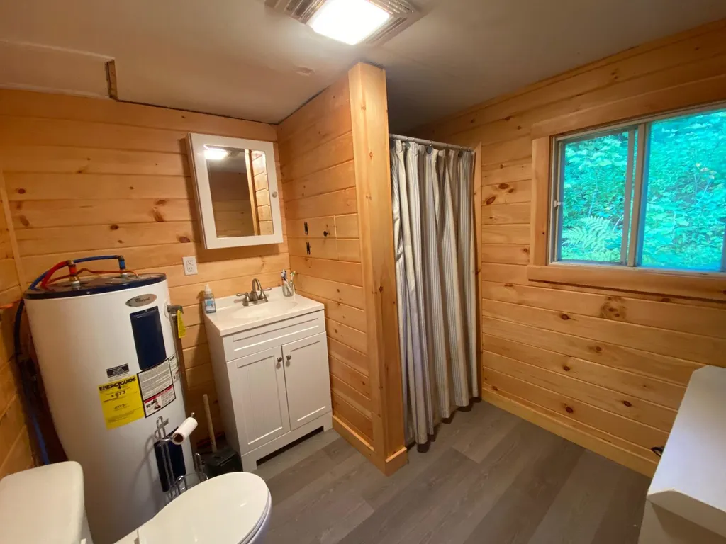 15 Judd Road Pittsburg NH 03592