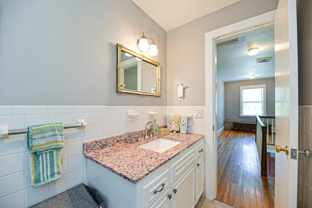 11 Hartswood Road Dover NH 03820