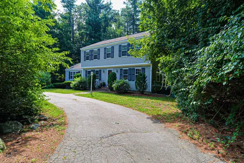 11 Hartswood Road Dover NH 03820