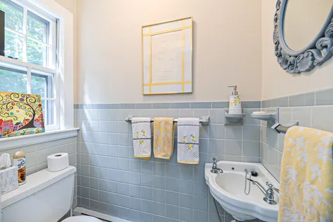 11 Hartswood Road Dover NH 03820