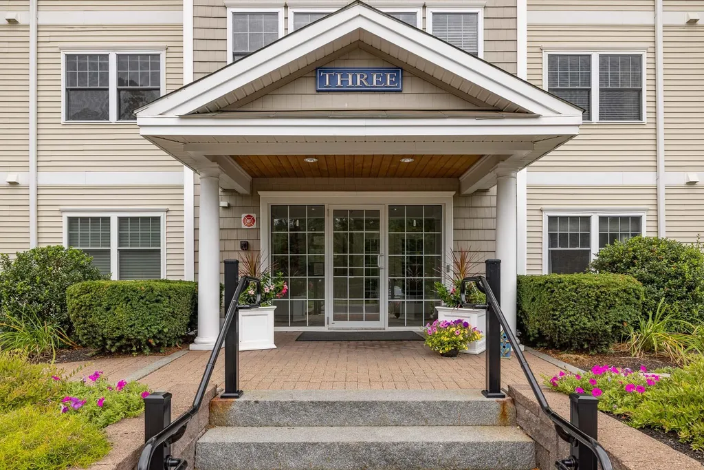 3 Sterling Hill Lane Exeter NH 03833