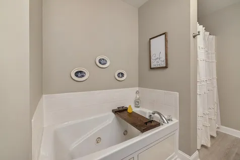 3 Sterling Hill Lane Exeter NH 03833