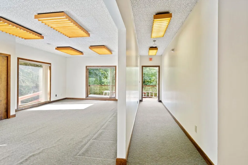 22 Interstate Drive Somersworth NH 03878