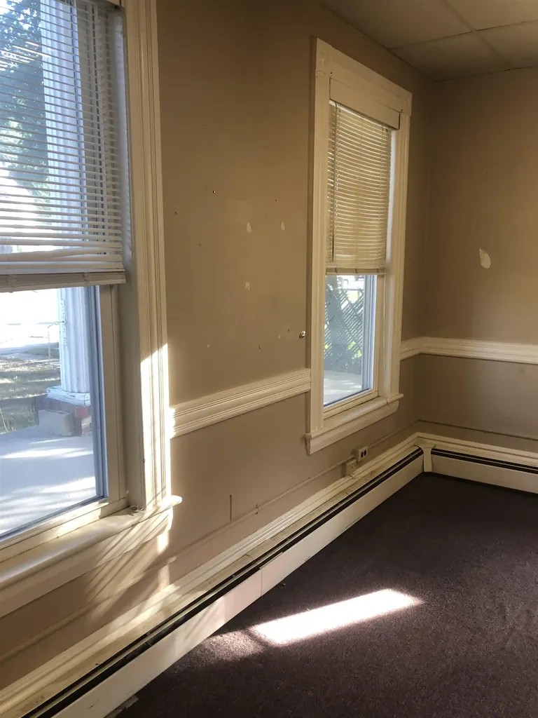 58 East Broadway Street Derry NH 03038