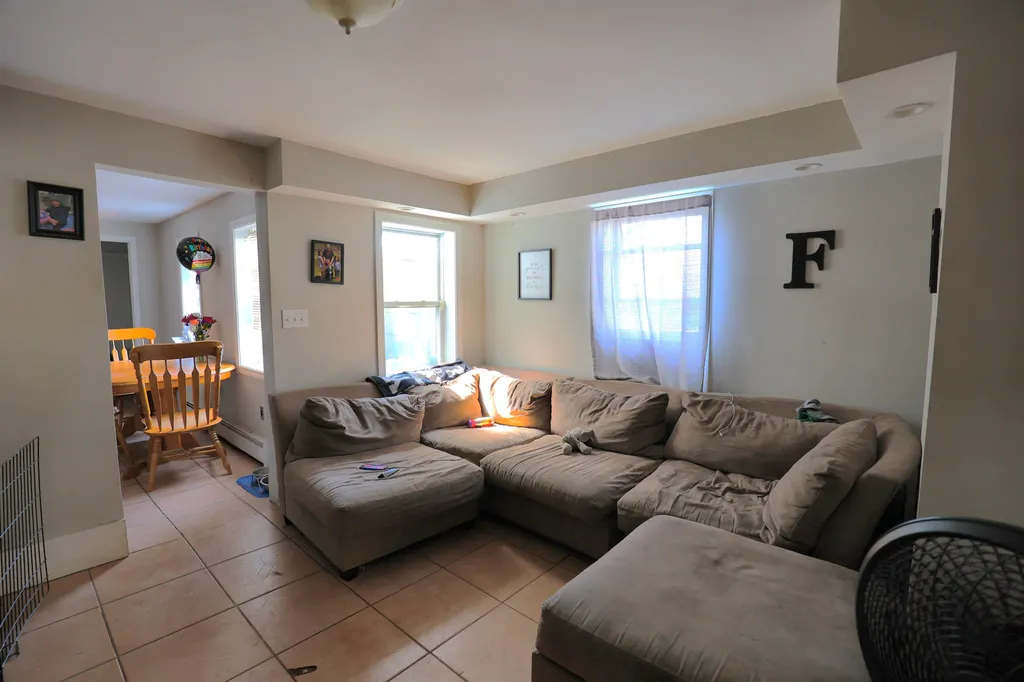 127-129 E Hollis Street Nashua NH 03060