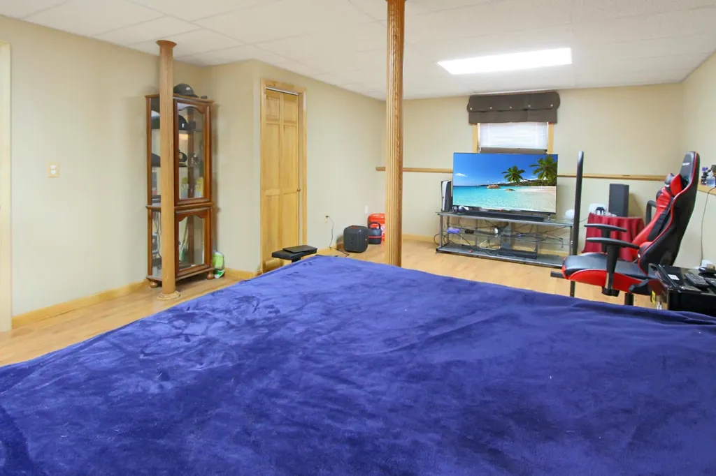 4 Pell Avenue Nashua NH 03060