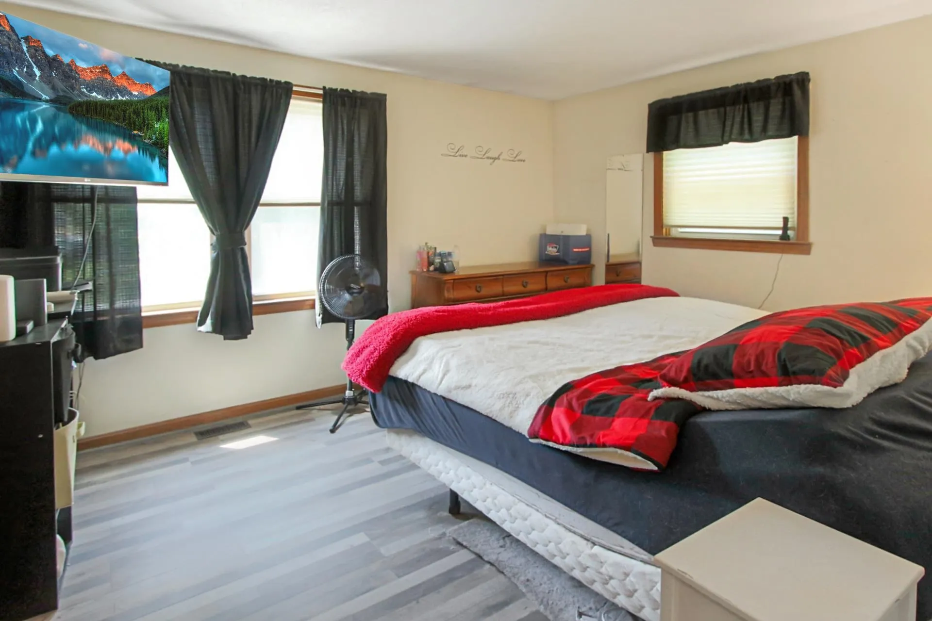 4 Pell Avenue Nashua NH 03060
